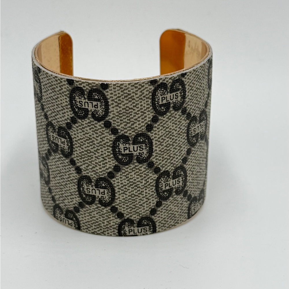 Gucci upcycled Monogram Cuff Bracelet RARE GUCCI PLUS authentic material - Picture 4 of 5